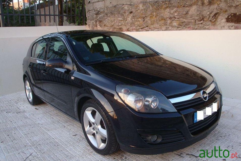 2005' Opel Astra photo #1