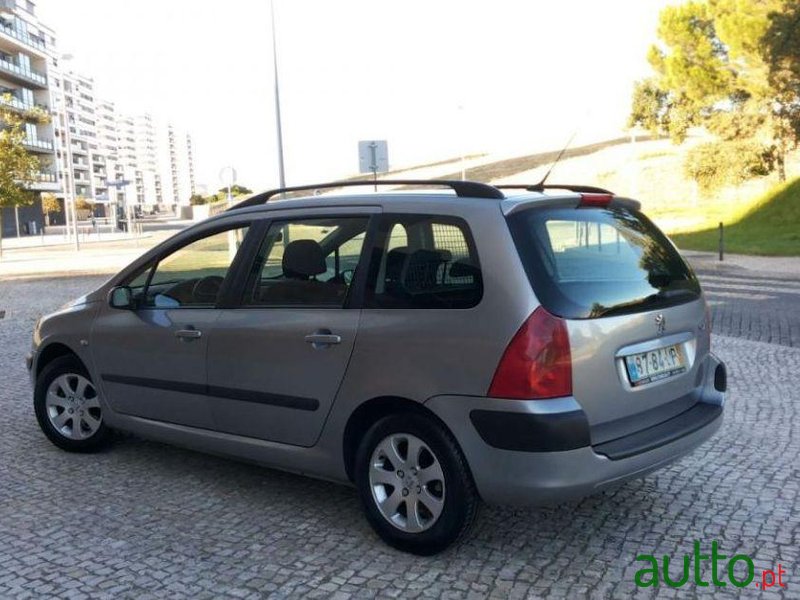 2003' Peugeot 307 Sw photo #2