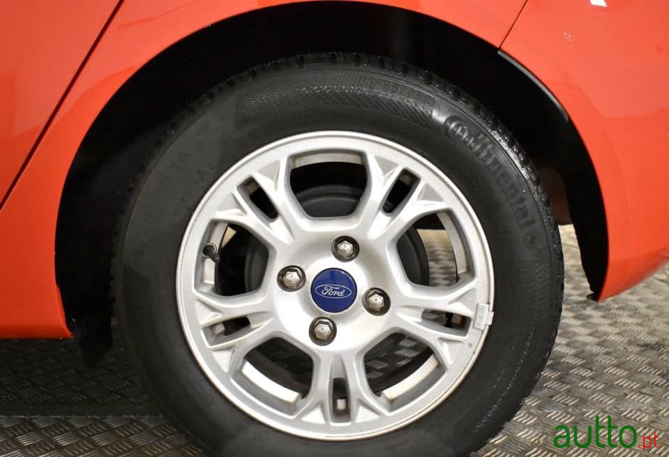 2017' Ford Fiesta photo #4