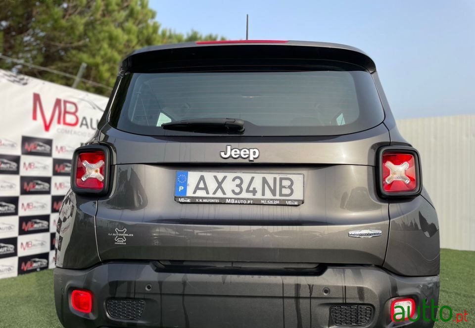 2018' Jeep Renegade photo #4