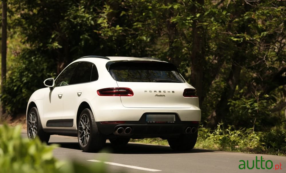 2015' Porsche Macan S photo #5