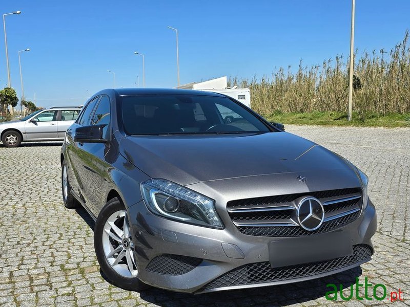 2013' Mercedes-Benz Classe A photo #6