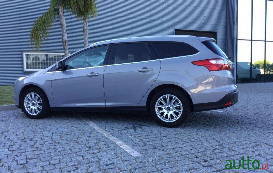 2011' Ford Focus-Sw 1.6 Tdci Titanium photo #1