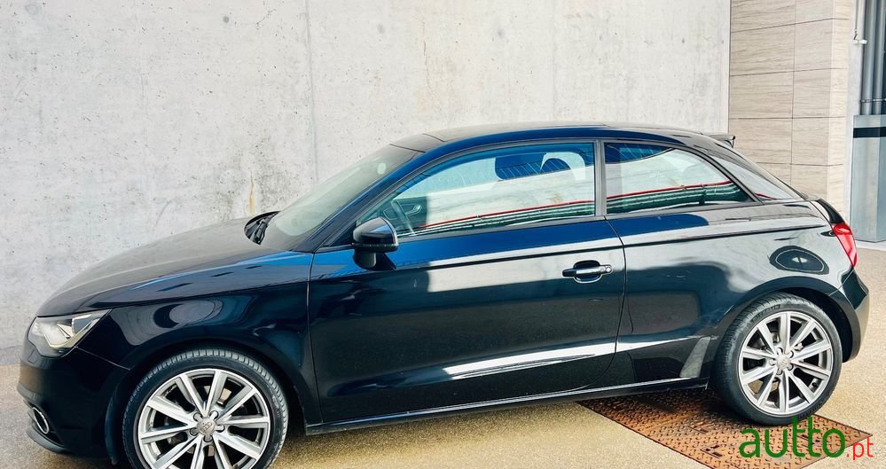 2011' Audi A1 1.6 Tdi Sport photo #1