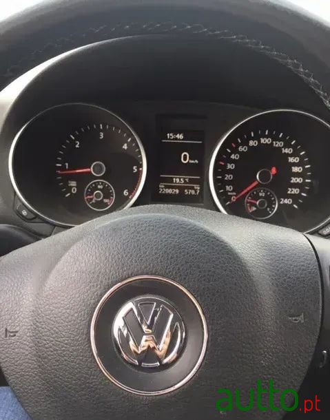 2011' Volkswagen Golf photo #6