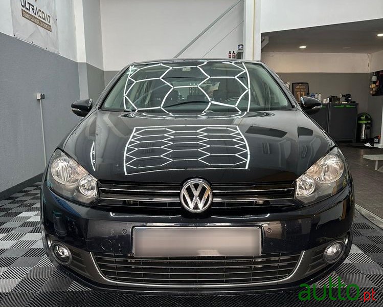 2010' Volkswagen Golf 1.6 Tdi Highline photo #1