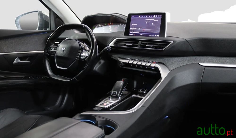 2018' Peugeot 3008 photo #5