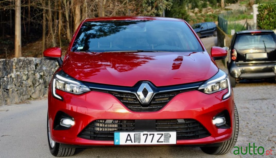 2020' Renault Clio photo #1