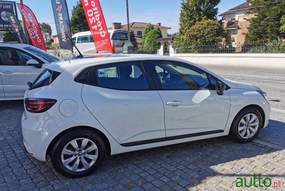 2020' Renault Clio photo #3