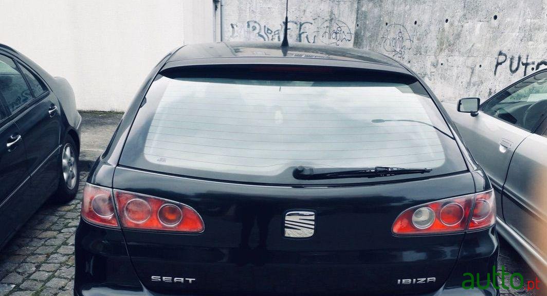 2004' SEAT Ibiza photo #2