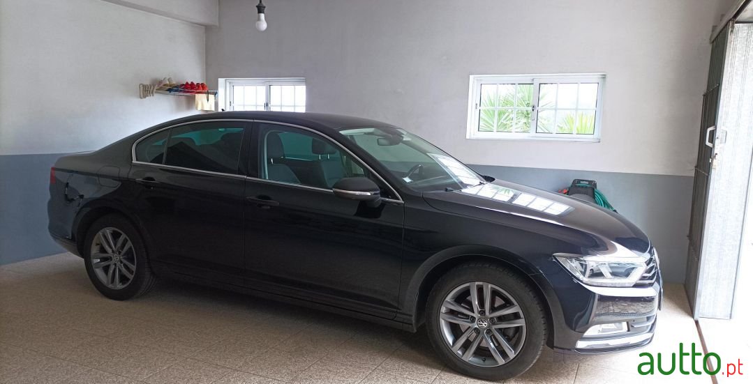 2015' Volkswagen Passat photo #4