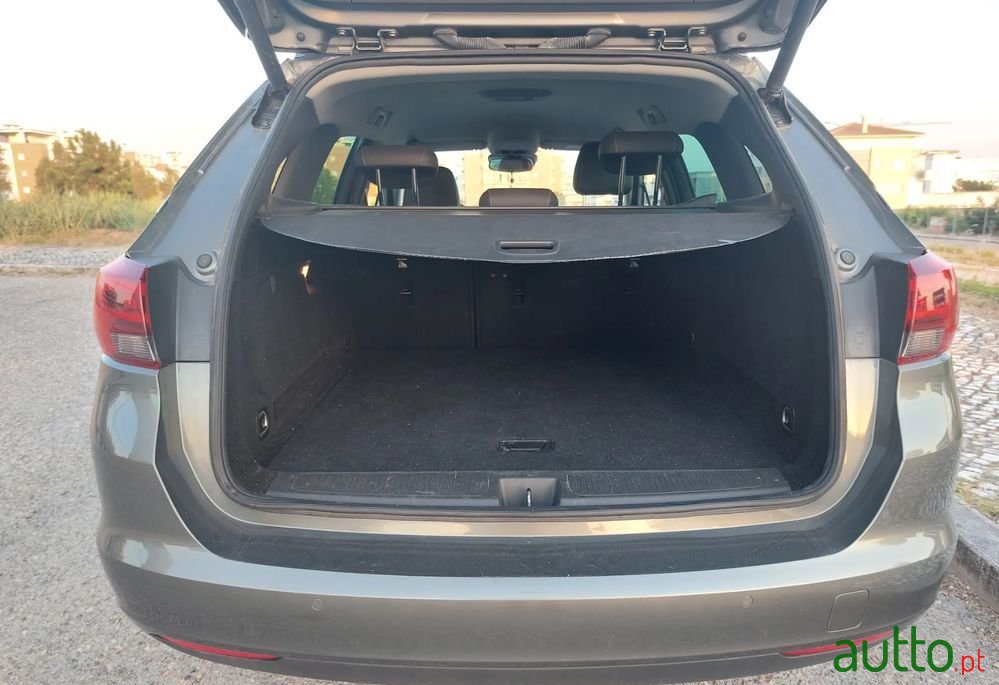 2019' Opel Astra Sports Tourer photo #3