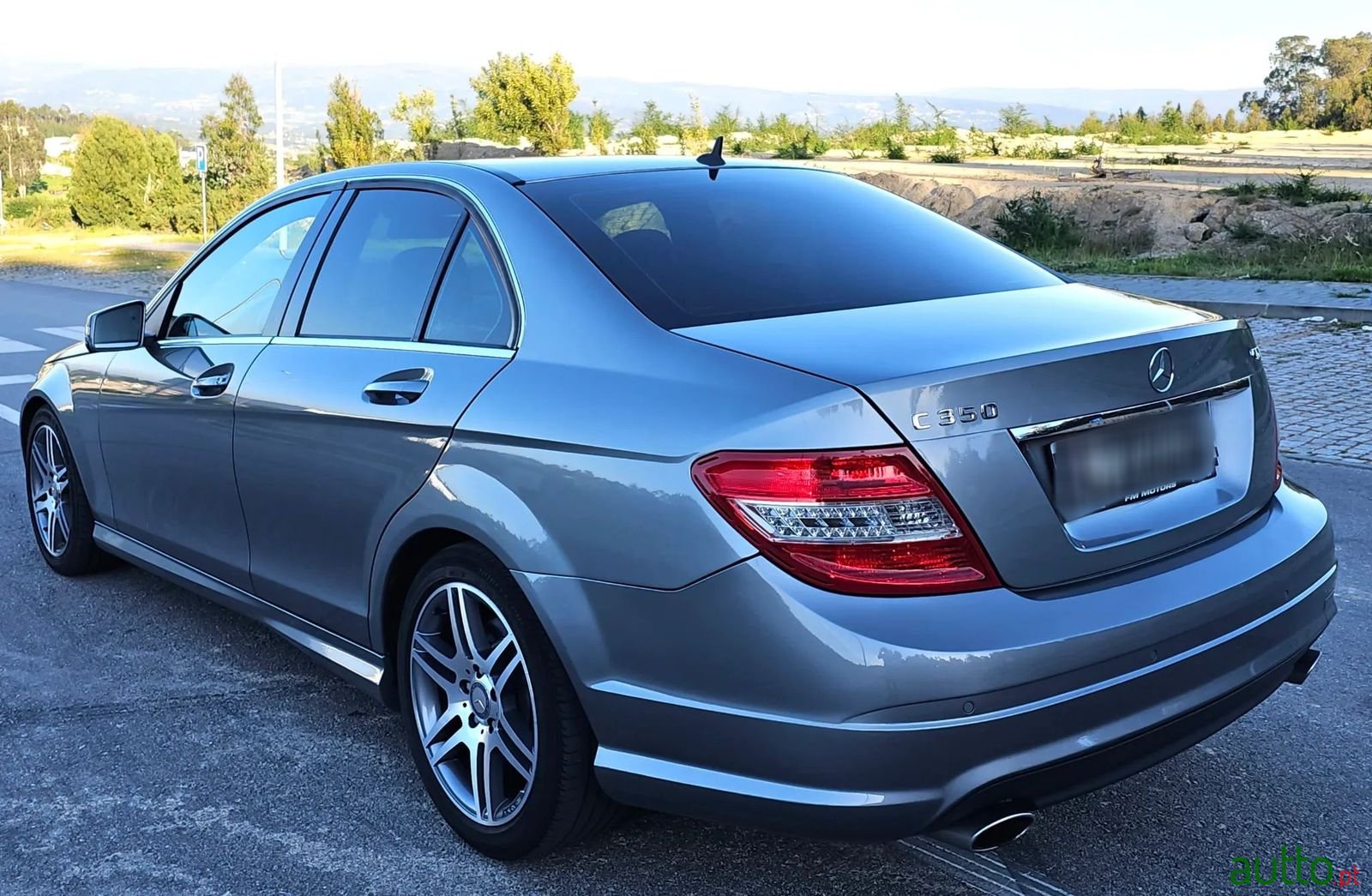 2009' Mercedes-Benz C-350 photo #3