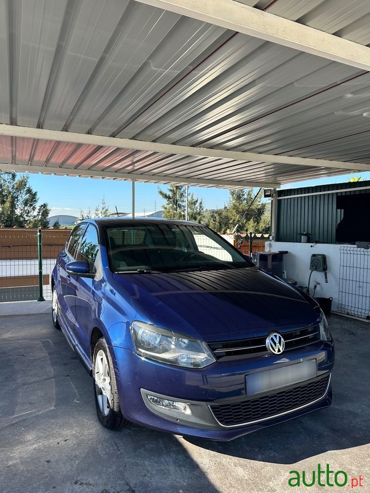 2011' Volkswagen Polo 1.6 Tdi Highline photo #2