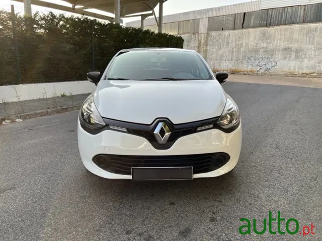2014' Renault Clio photo #6