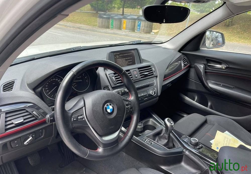 2014' BMW Série 1 I Line Sport photo #6