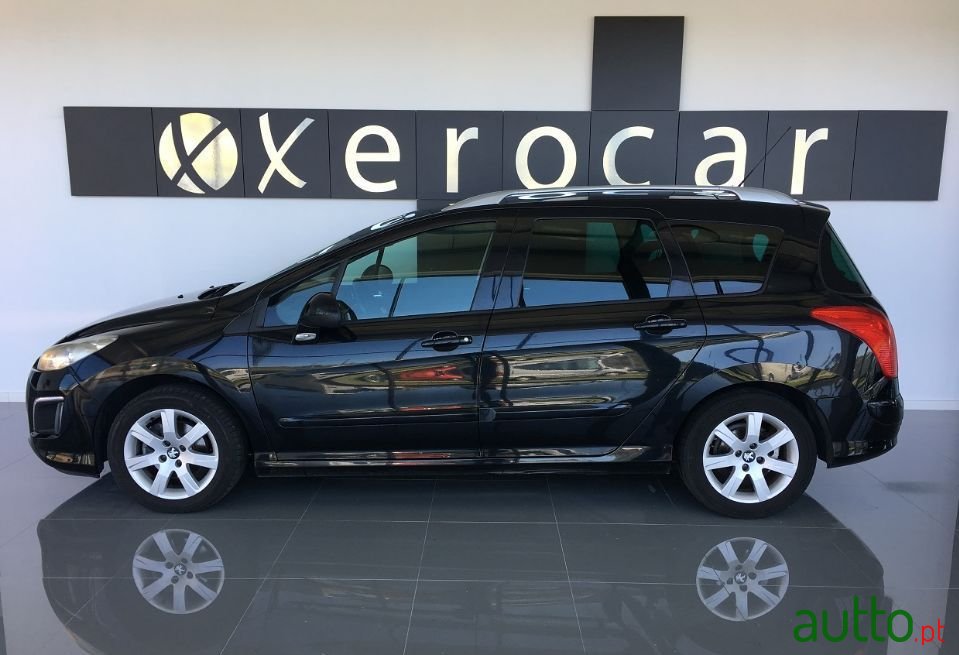 2011' Peugeot 308 Sw photo #5