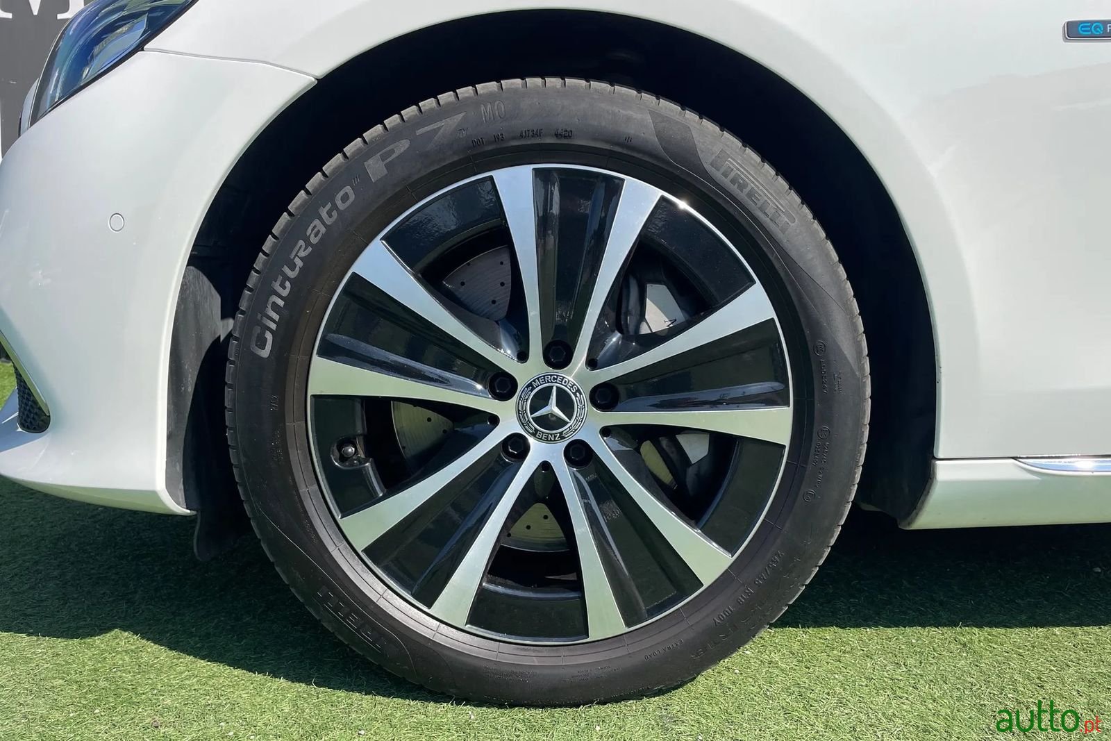 2019' Mercedes-Benz E-300 photo #5