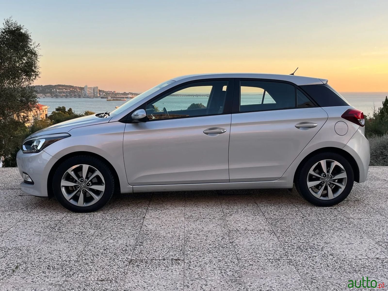 2015' Hyundai i20 photo #5