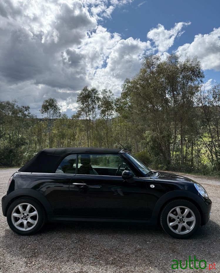 2010' MINI Cooper photo #2
