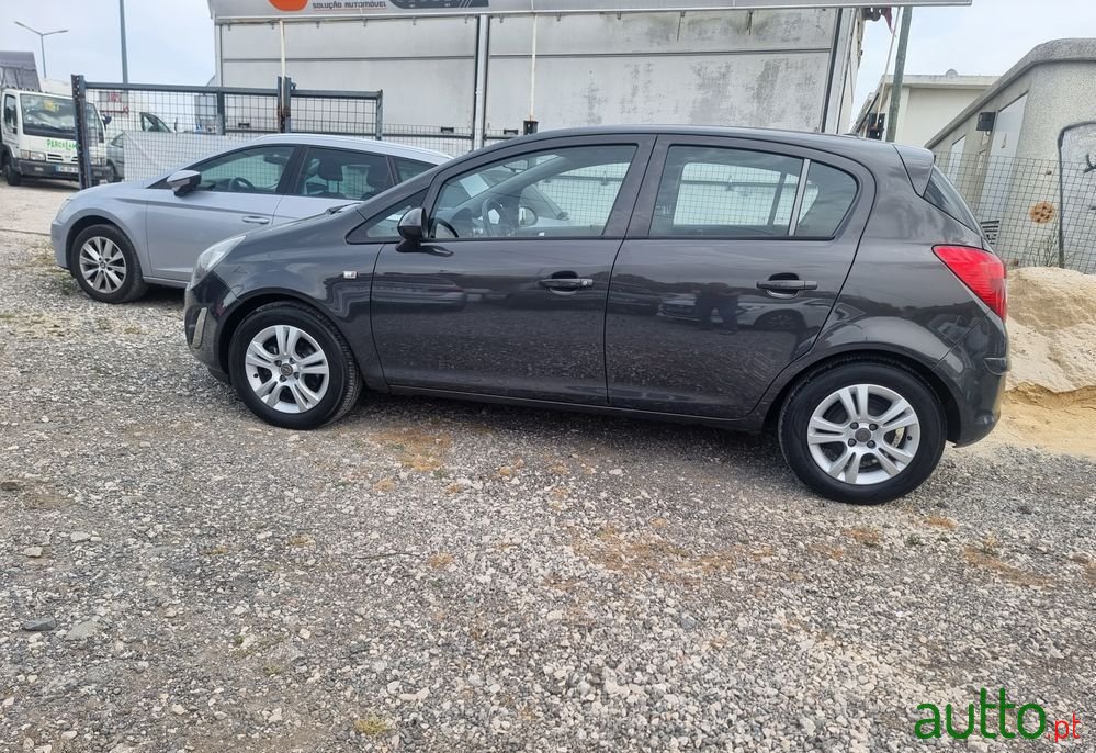 2014' Opel Corsa photo #3