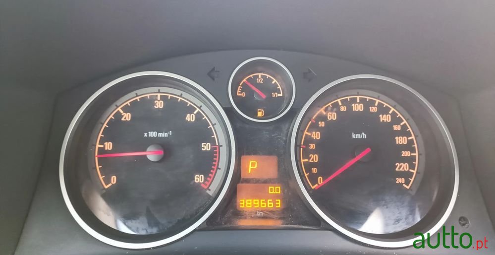 2006' Opel Zafira photo #2