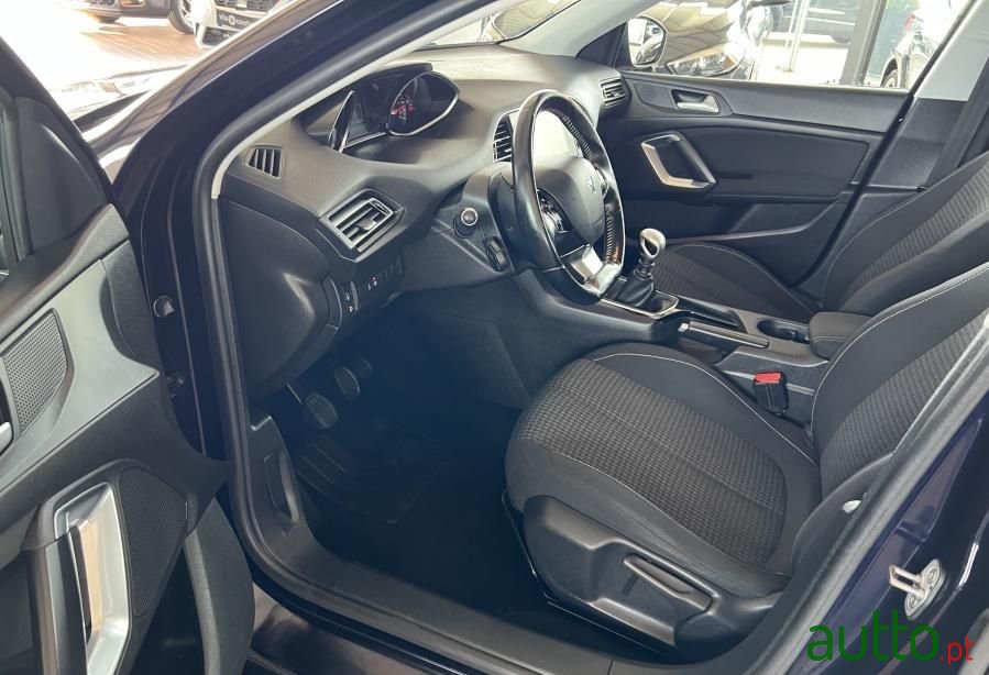 2019' Peugeot 308 Sw photo #6