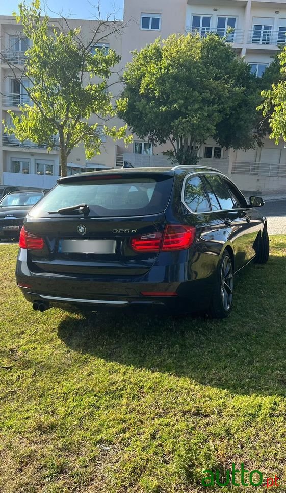 2013' BMW 325 D Touring Auto photo #3