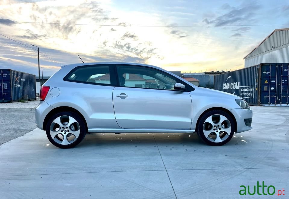 2012' Volkswagen Polo photo #4