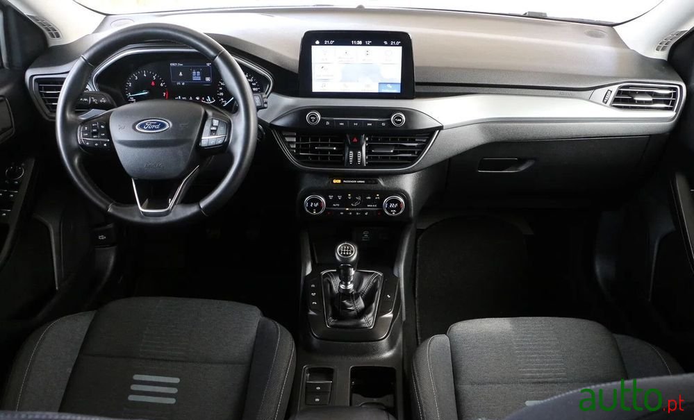 2022' Ford Focus photo #4