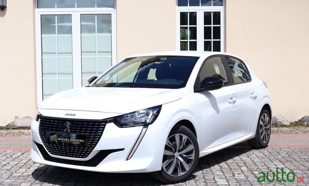 2023' Peugeot 208 photo #2