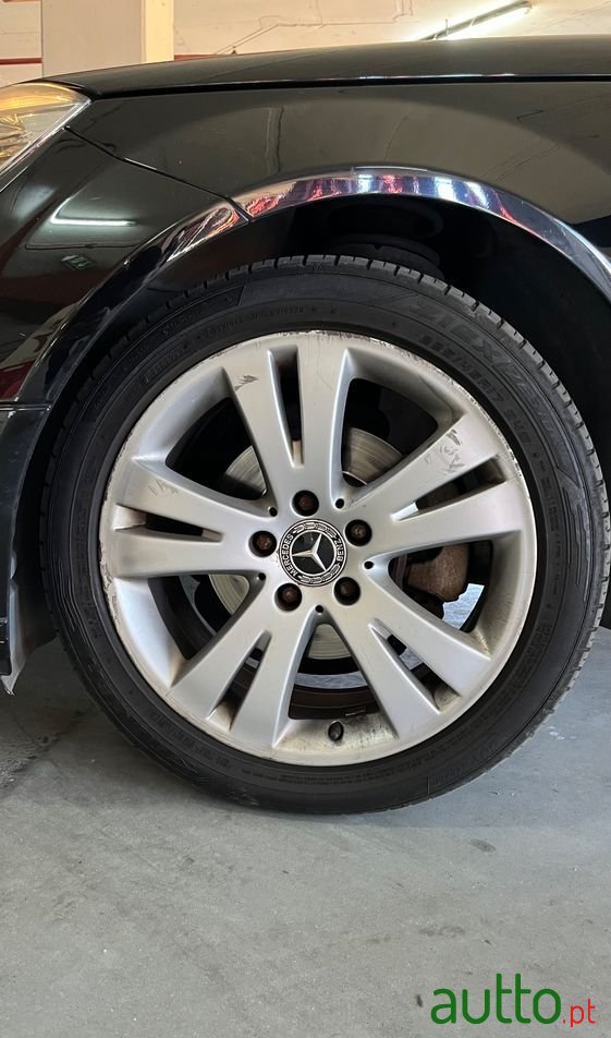 2010' Mercedes-Benz Classe C photo #5