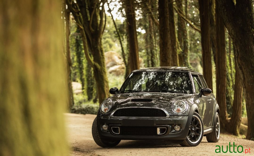 2011' MINI Cooper photo #3