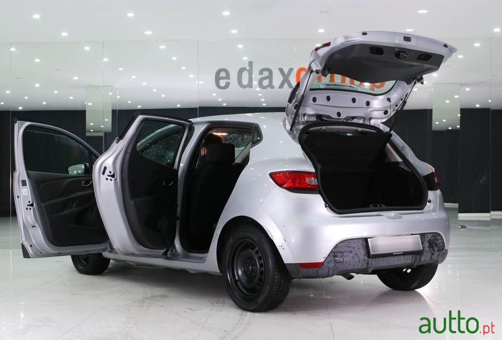 2013' Renault Clio photo #5