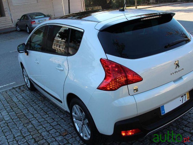 2013' Peugeot 3008 photo #2