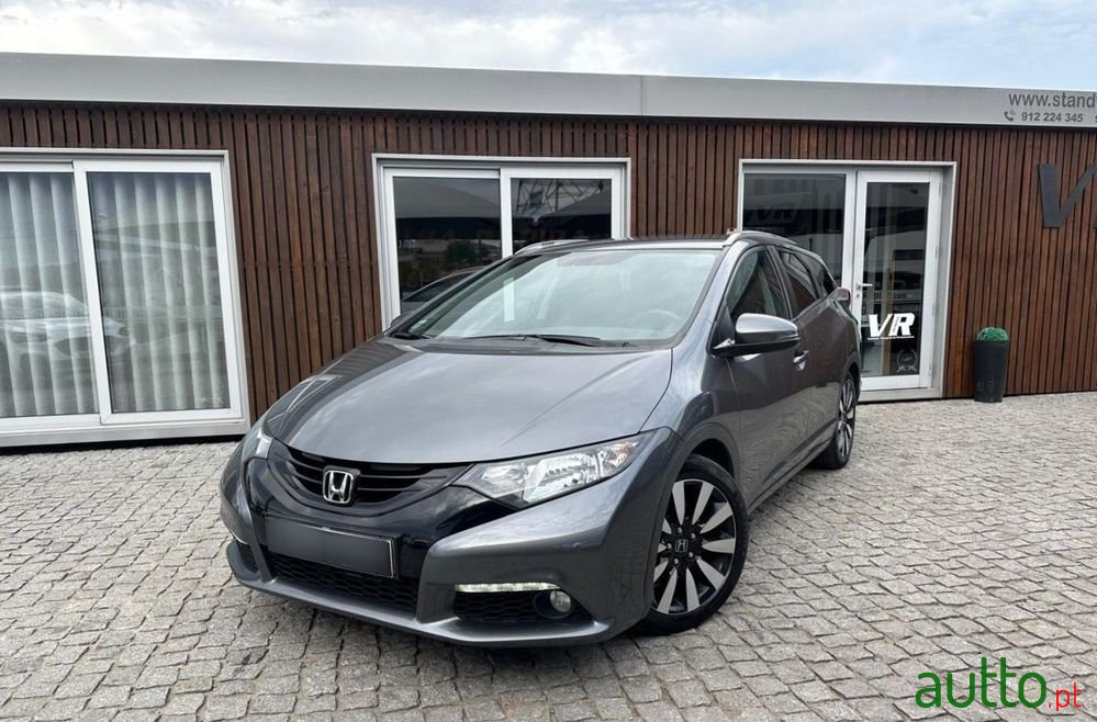 2014' Honda Civic Tourer photo #1