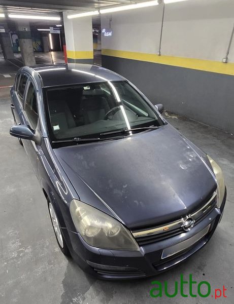 2006' Opel Astra photo #2