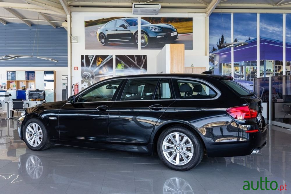 2012' BMW Série 5 D Touring photo #3