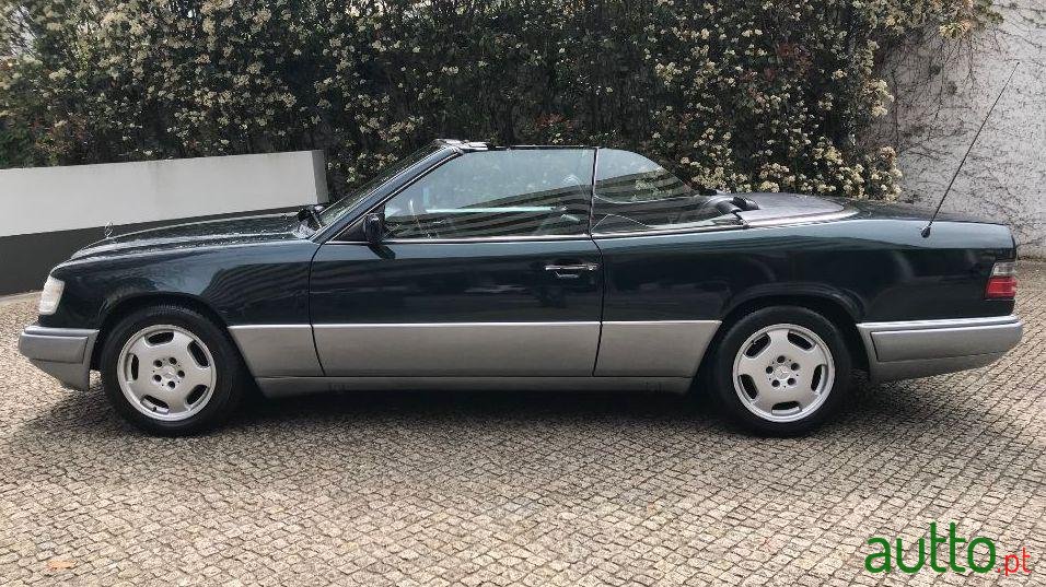1994' Mercedes-Benz E-220 Cabrio photo #3