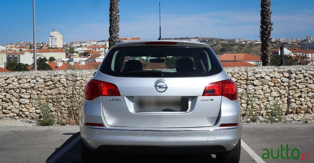 2014' Opel Astra Sports Tourer photo #5