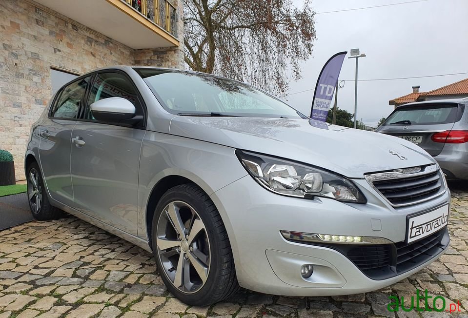 2017' Peugeot 308 photo #2