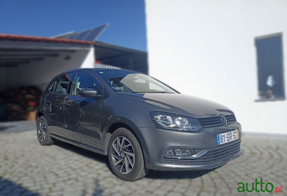 2017' Volkswagen Polo photo #1