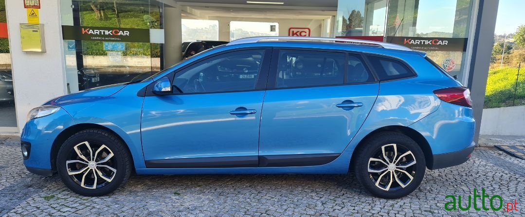 2013' Renault Megane Sport Tourer photo #2