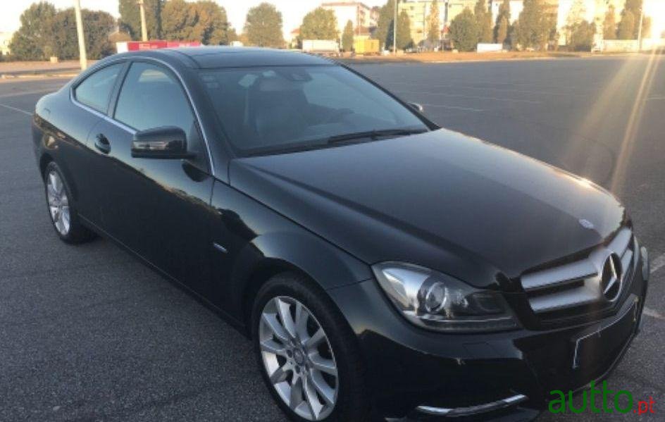 2011' Mercedes-Benz C-250 Amg Coupe photo #1
