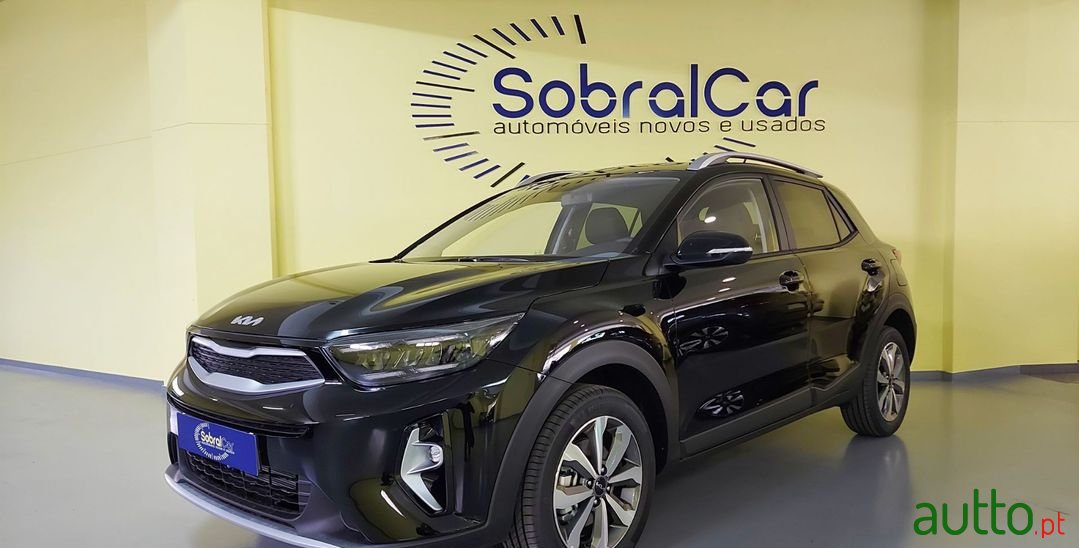 2021' Kia Stonic photo #2