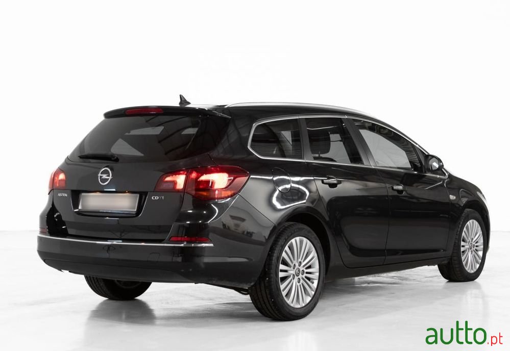 2014' Opel Astra Sports Tourer photo #3