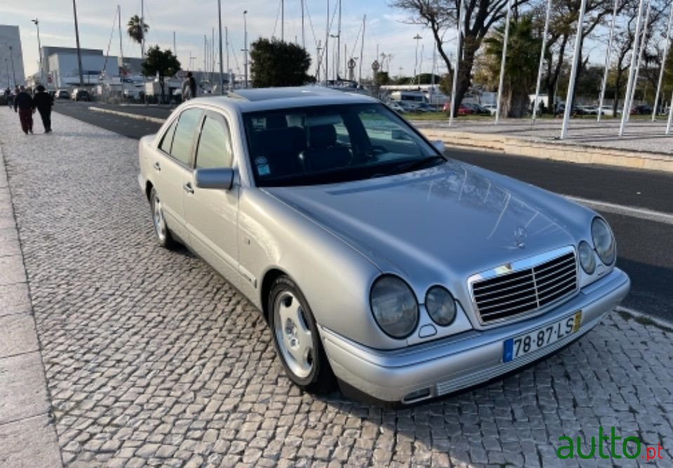 1998' Mercedes-Benz E-300 photo #4