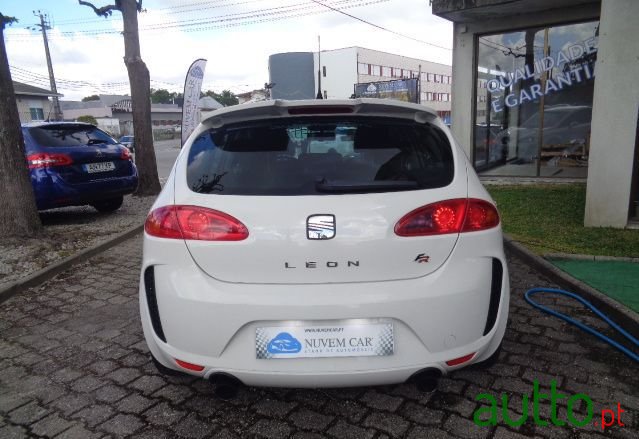 2009' SEAT Leon photo #3
