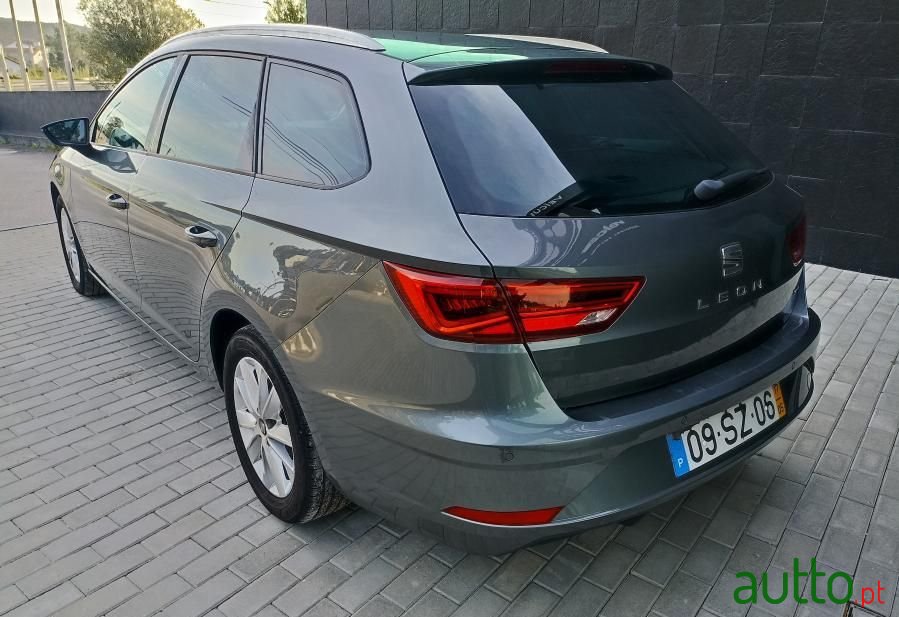 2017' SEAT Leon St photo #4