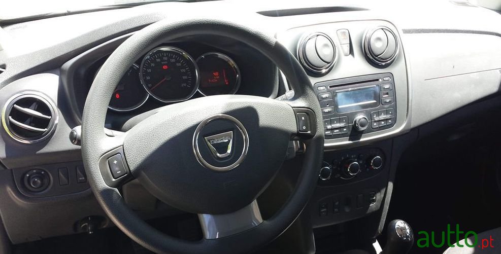 2016' Dacia Sandero photo #1